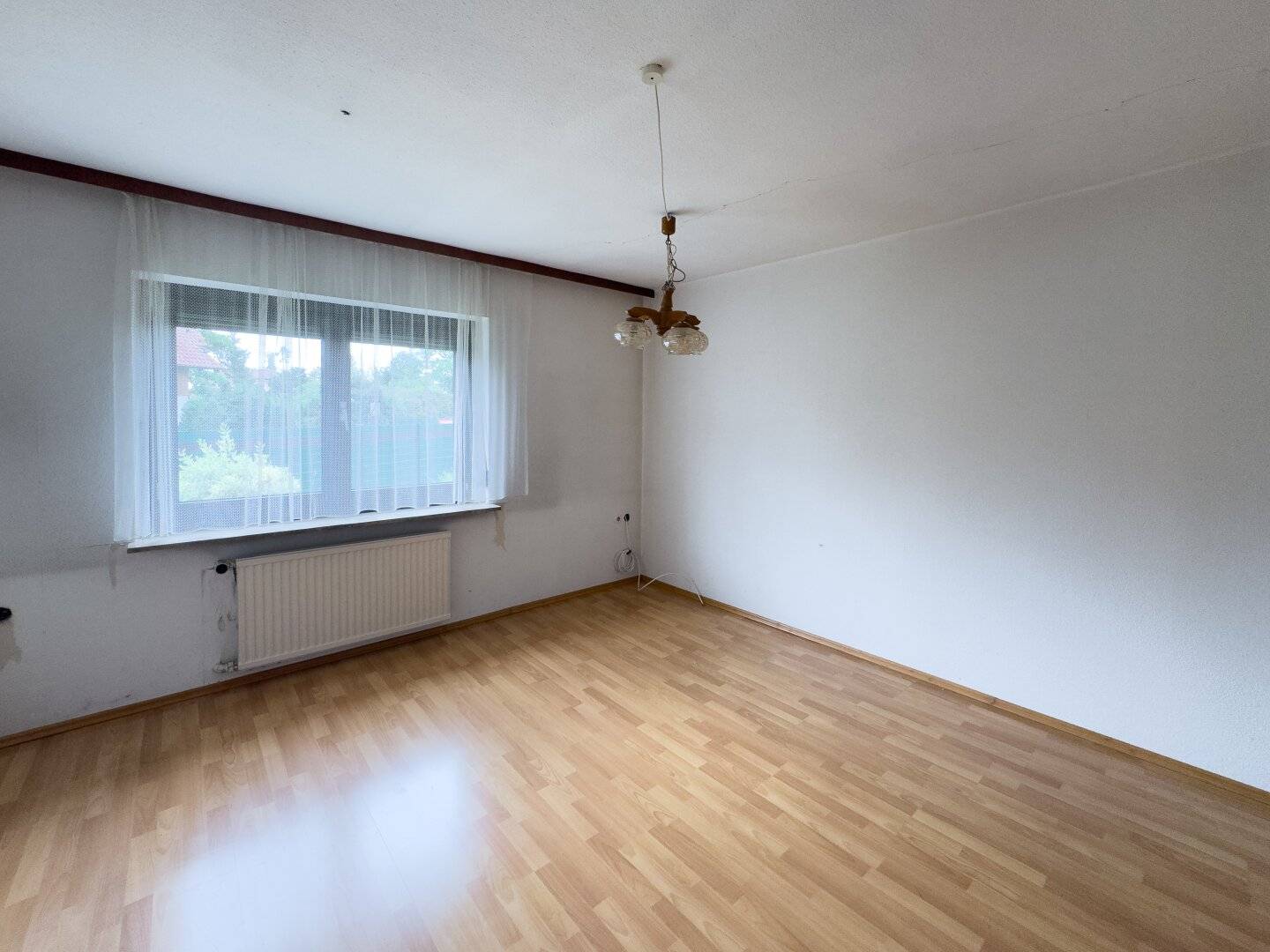 SANIERUNGSBEDÜRFTIGES WOHNHAUS IN BRAUNAU