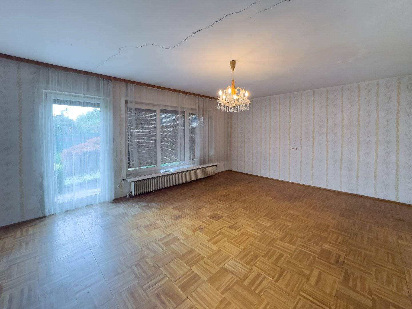 SANIERUNGSBEDÜRFTIGES WOHNHAUS IN BRAUNAU