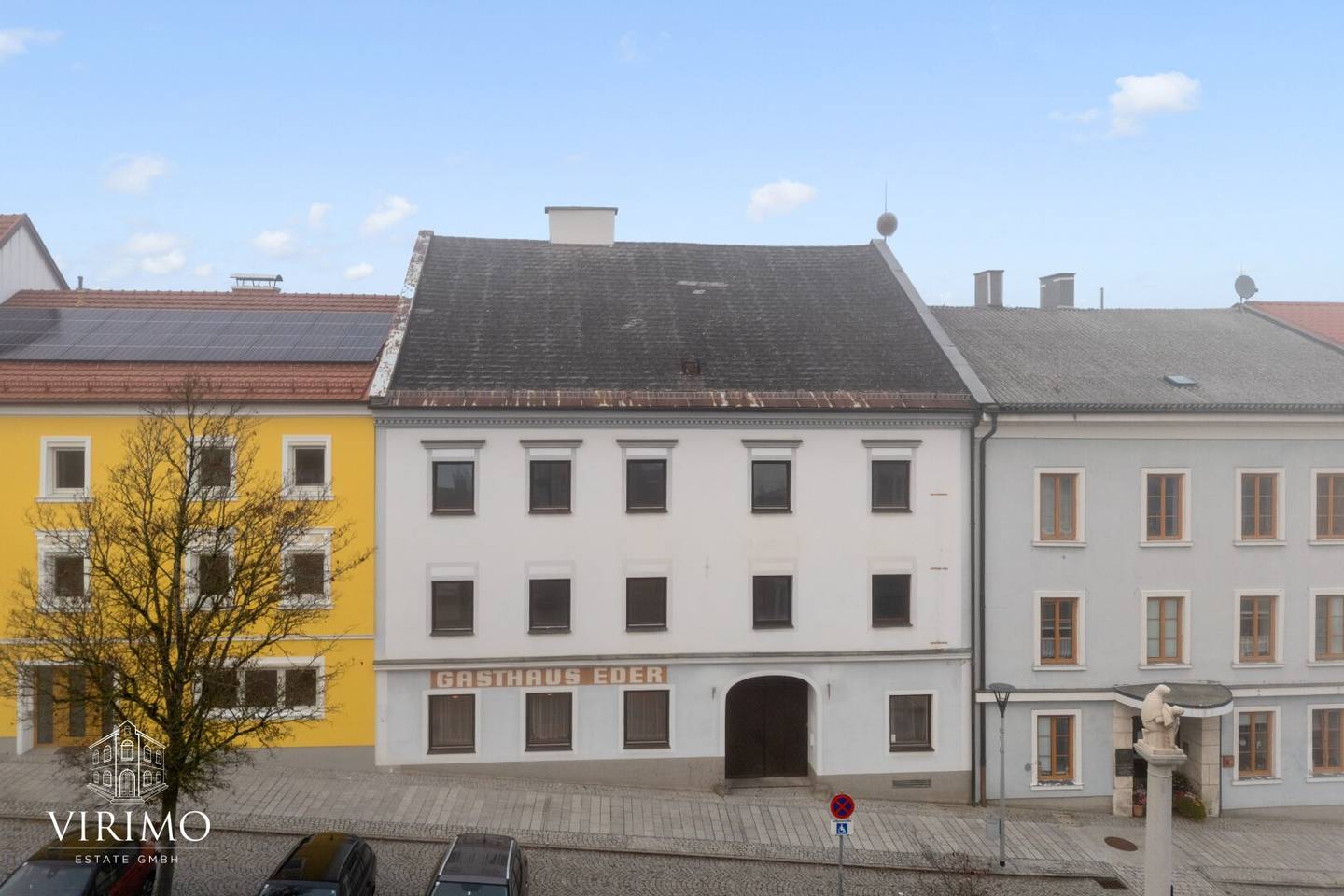 Seltene Investmentchance am Marktplatz von Haag am Hausruck! Mehrfamilienhaus mit 4 Wohnungen & Gewerbefläche – das perfekte Investment