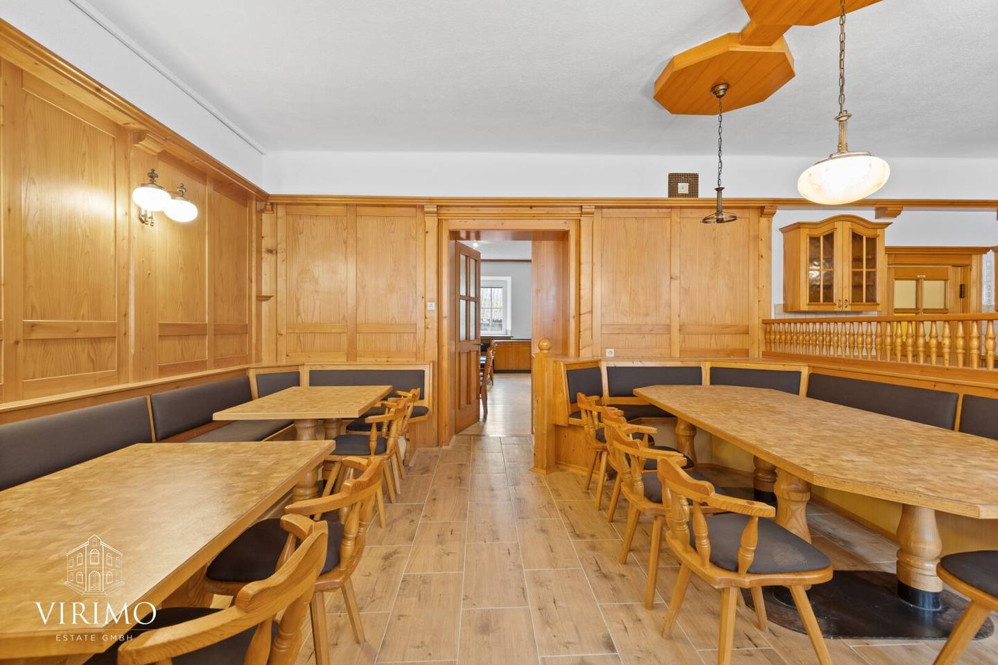 Seltene Investmentchance am Marktplatz von Haag am Hausruck! Mehrfamilienhaus mit 4 Wohnungen & Gewerbefläche – das perfekte Investment