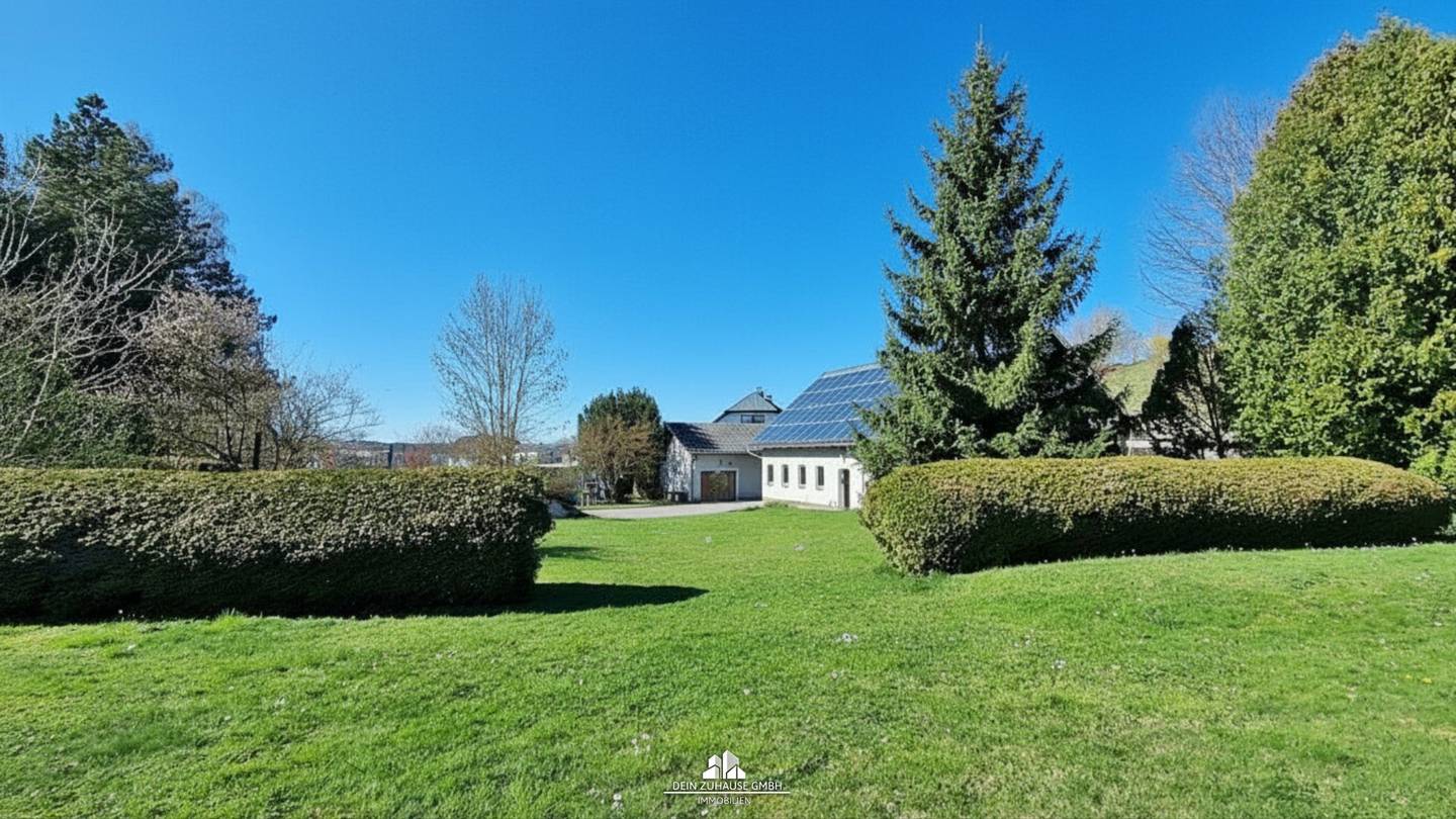 DEIN ZUHAUSE - Ein-/Zweifamilienhaus mit extra großem Grundstück in zentraler Lage in Vorchdorf