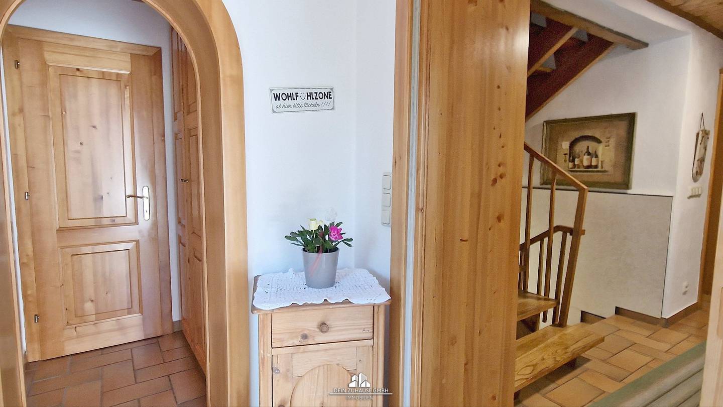 DEIN ZUHAUSE: Stilvolles Einfamilienhaus mit großem Garten und Pool