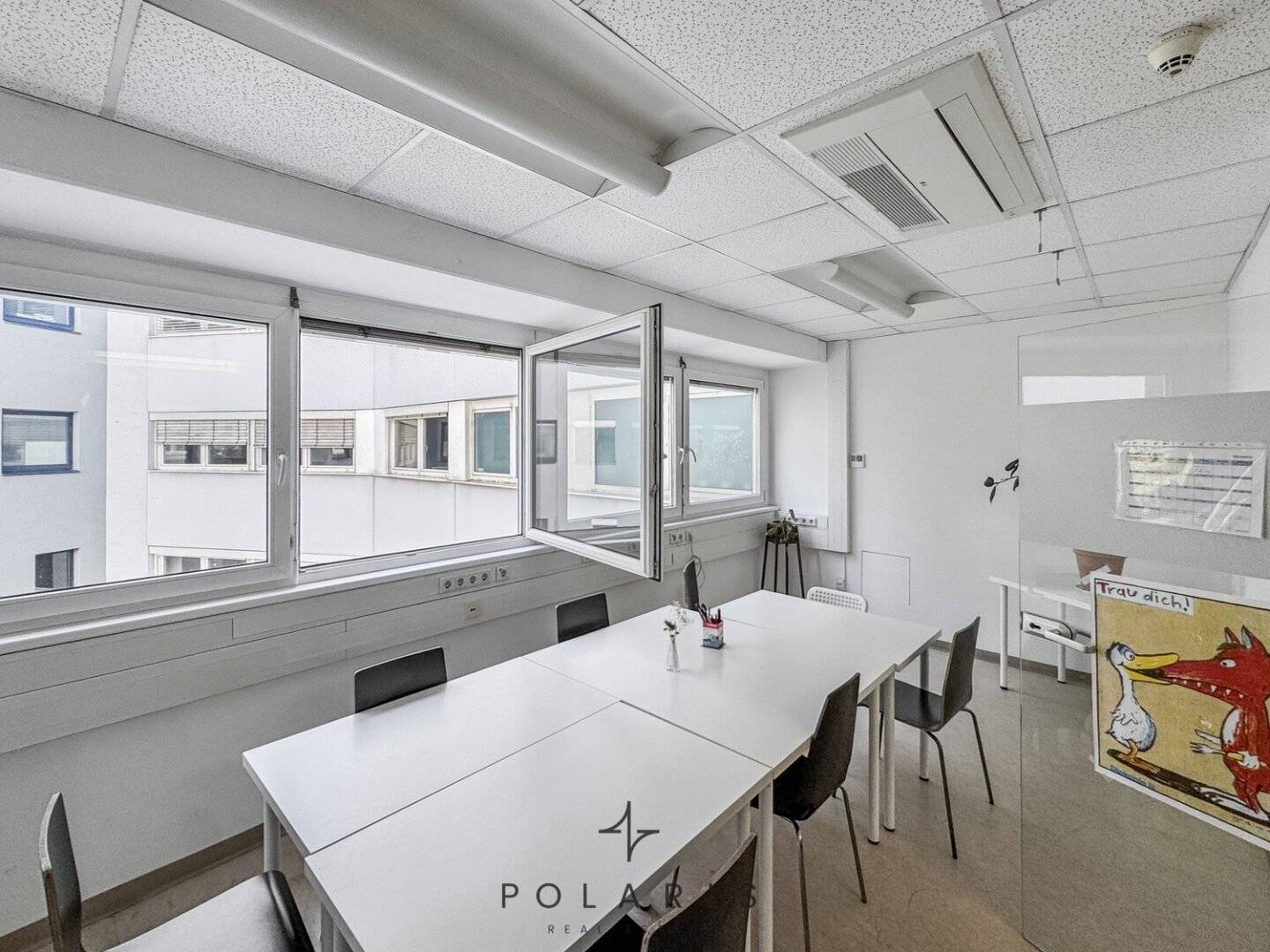 555 m² Großraumbüro in 1150 Wien | Top-Anbindung U4/U6 & viele flexible Räume