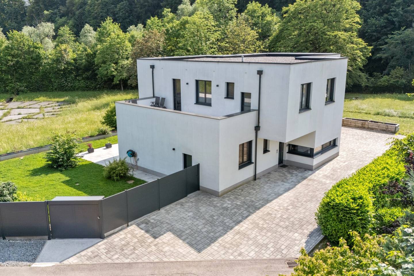 Einzigartige Luxus-Villa in Ohlsdorf – traumhafte Lage, modernes Design & großzügiger Raumkomfort