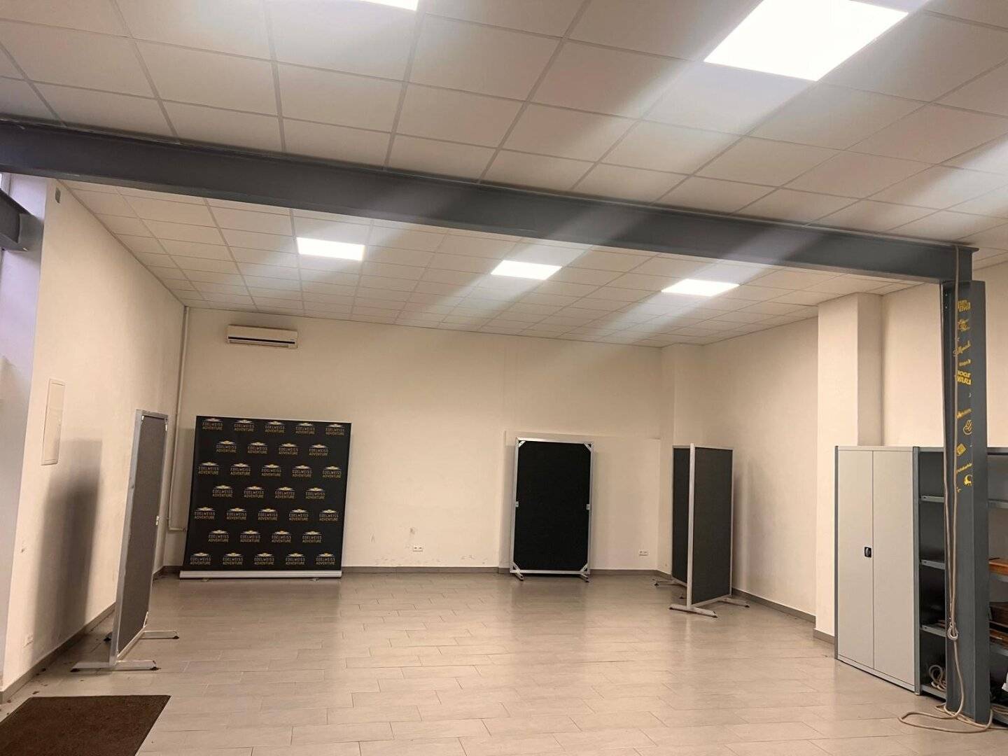 Halle, Lager, Werkstatt, Ordination, Ausstellungsraum ca. 90 m² PROVISIONSFREI!!!! D1