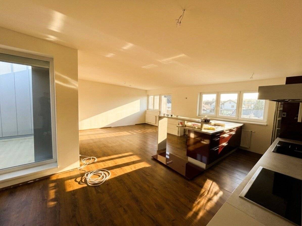 Traumhafte Dachgeschoßwohnung in Lenzing - 151 m² + 24m² Atrium, 4 Zimmer, Balkon & Garage!