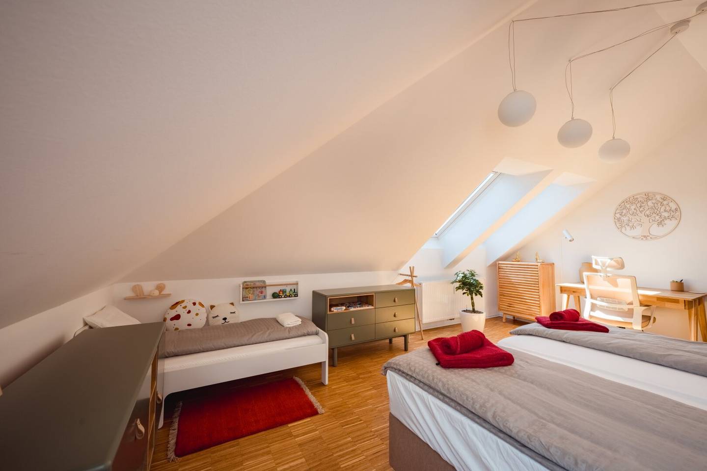 Im Herzen der Grazer Altstadt: Traumhaft schöne Dachgeschoßwohnung mit Klimaanlage in bester Innenstadtlage: 3 Zimmer, 89m², Terrasseneinschnitte sind genehmigt und geplant!