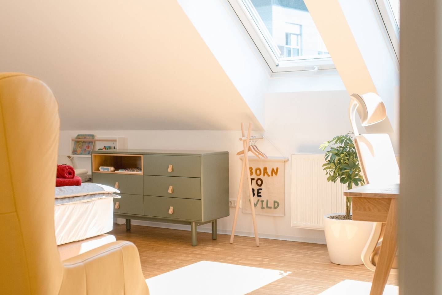 Im Herzen der Grazer Altstadt: Traumhaft schöne Dachgeschoßwohnung mit Klimaanlage in bester Innenstadtlage: 3 Zimmer, 89m², Terrasseneinschnitte sind genehmigt und geplant!
