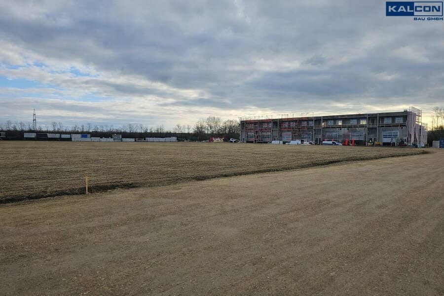 Gewerbetreibende aufgepasst! Großzügige Freiflächen / Lagerflächen ab 300m² zu mieten!