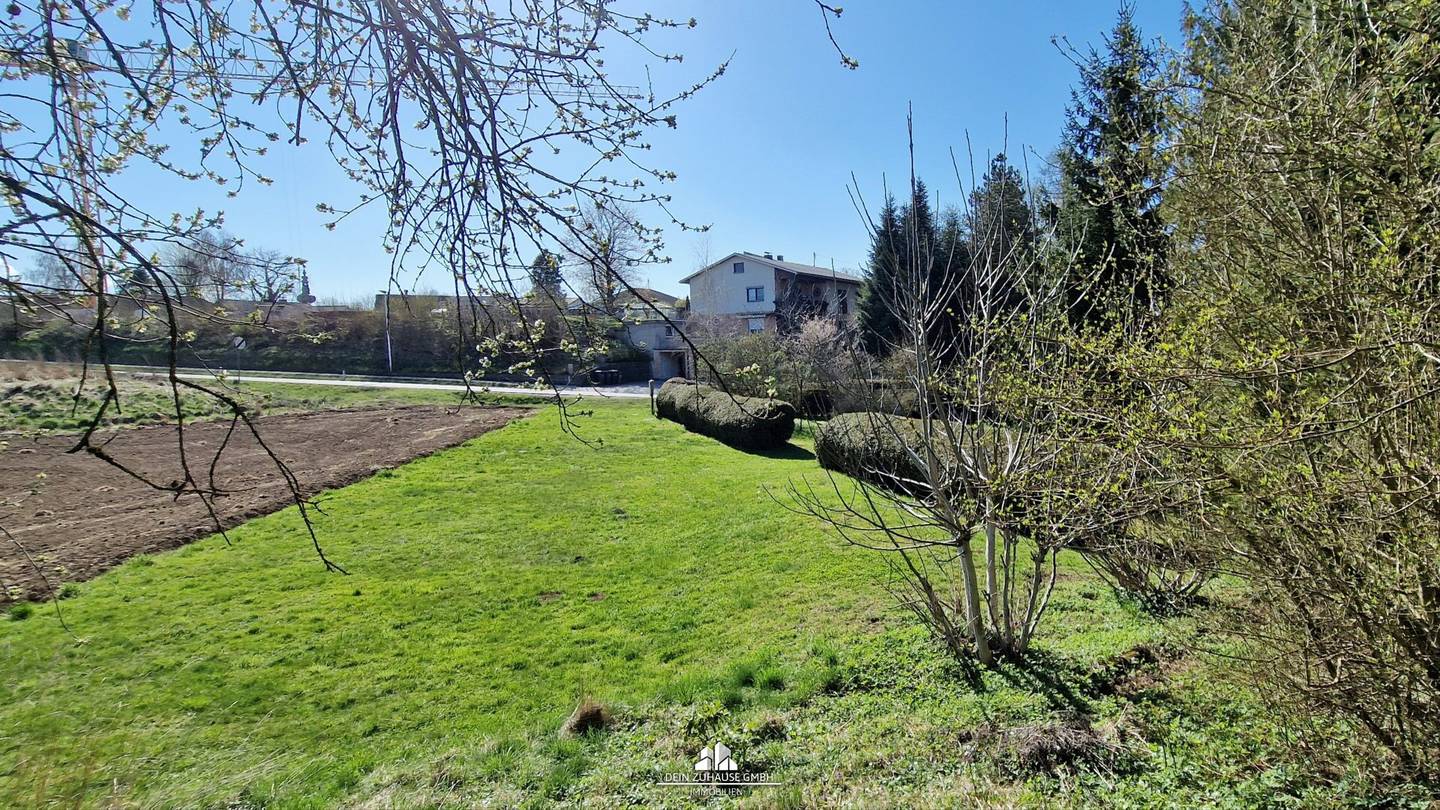 DEIN ZUHAUSE - Ein-/Zweifamilienhaus mit extra großem Grundstück in zentraler Lage in Vorchdorf
