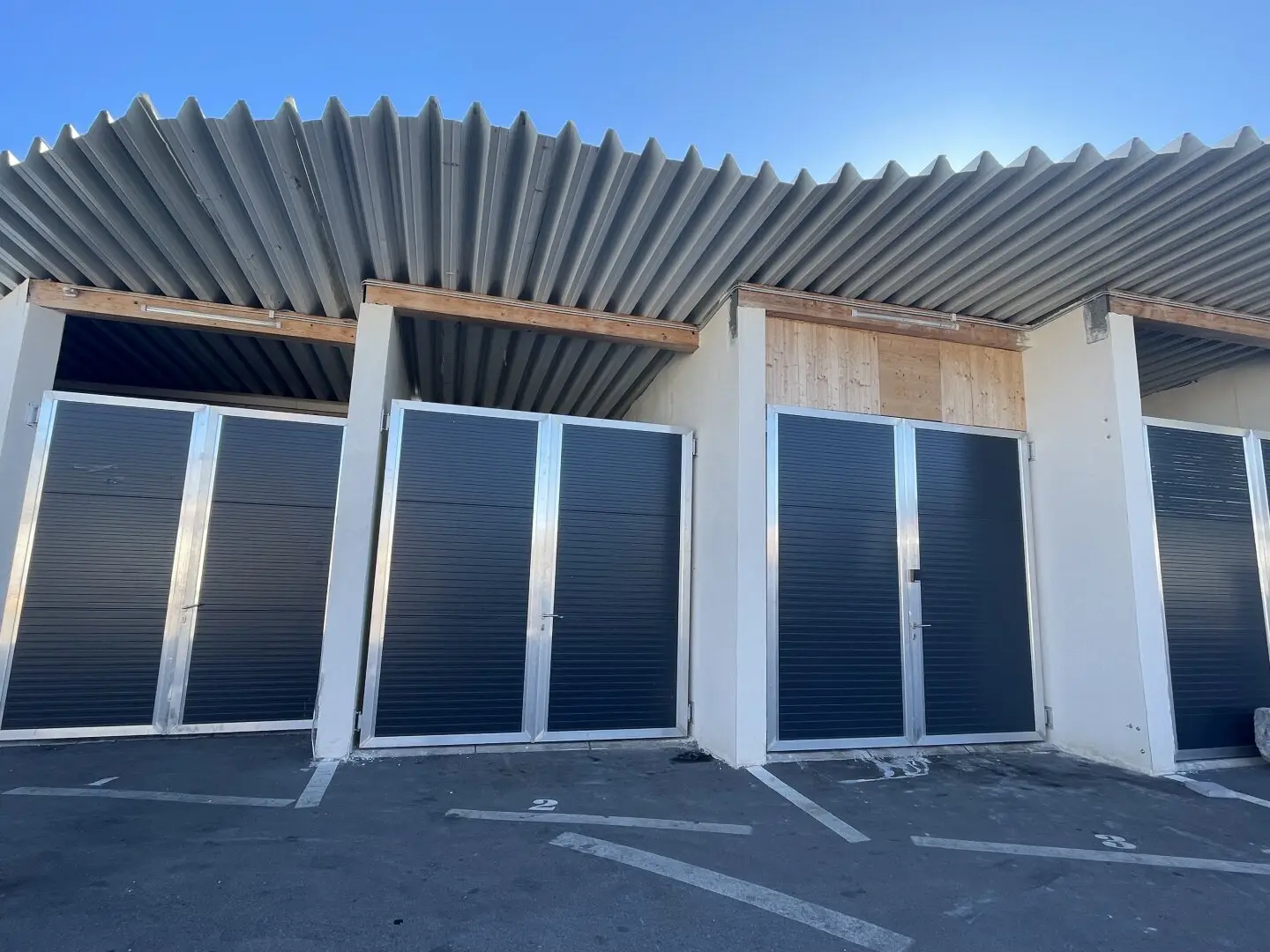 Cold hall, cold storage, parking space approx. 42 m² (XH14) COMMISSION-FREE