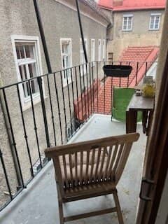 Altbauschönheit: ruhige, stilvolle und zentral gelegene Wohnung in der Grazer Innenstadt mit Balkon, urbanes Wohnen in einem gepflegten Altbau