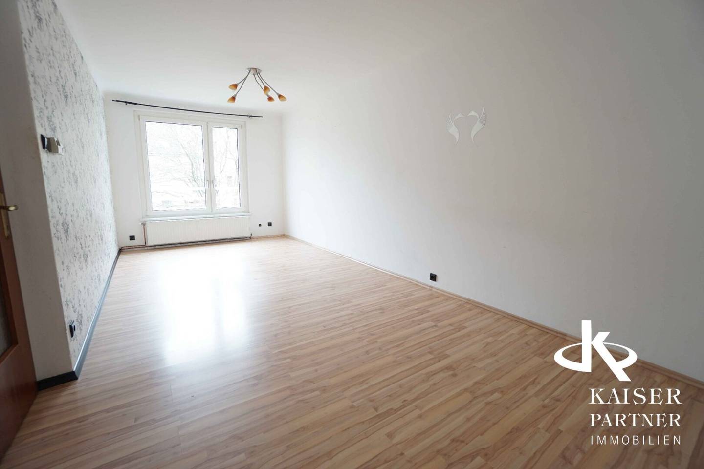 Helle 2-Zimmerwohnung mit Blick in weitläufigen, grünen Innenhof, Topinfrastruktur!
