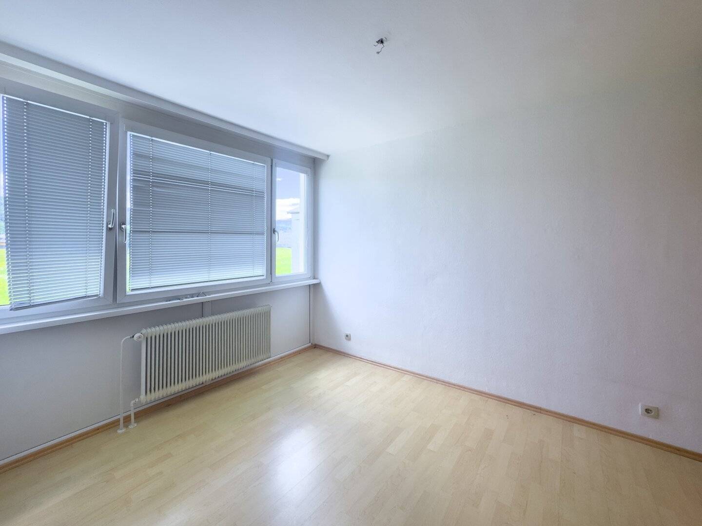MIT GRÜNBLICK! 3-ZIMMER-WOHNUNG IN OBERALM!