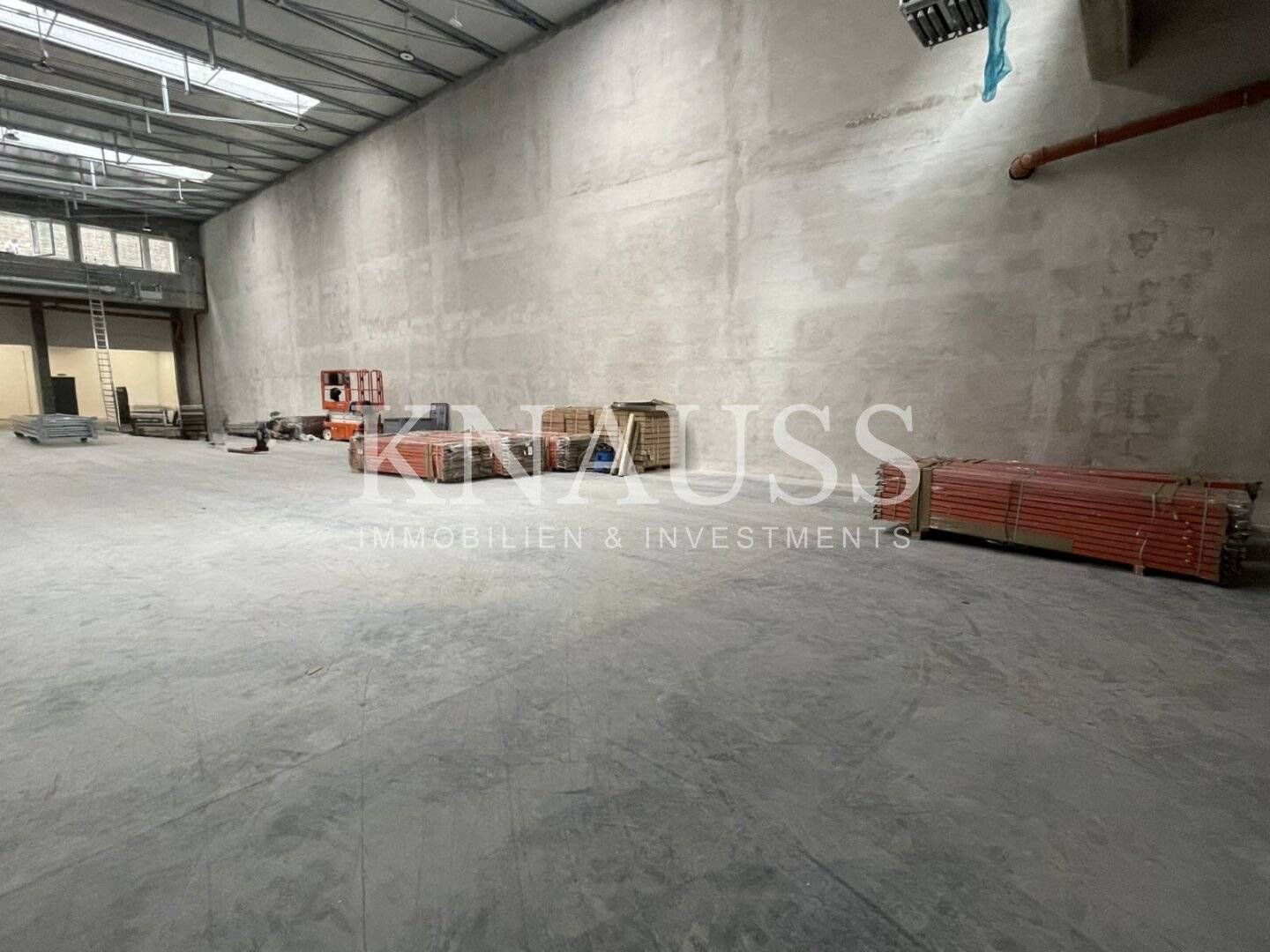 Lagerhallen & Produktionsflächen | anmietbar ab 100 m² | direkt bei der A2 Traiskirchen