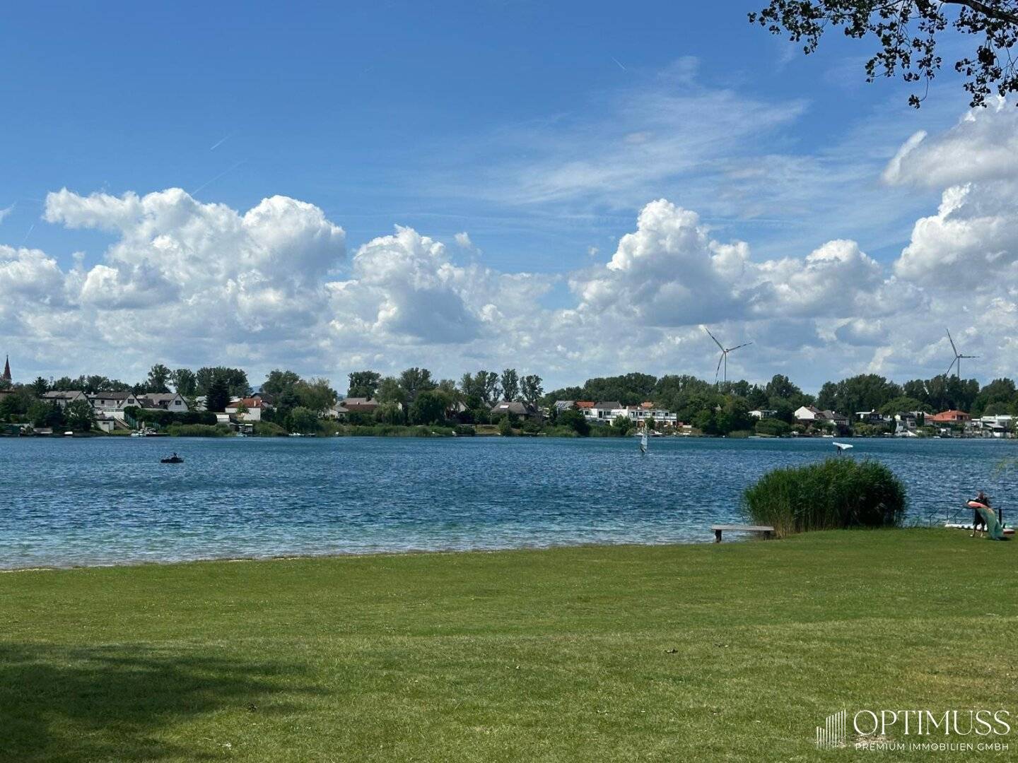 Feriendomizil in bevorzugter Lage am Neufelder See: schattiger Garten, Ruhe, privater Strandzugang