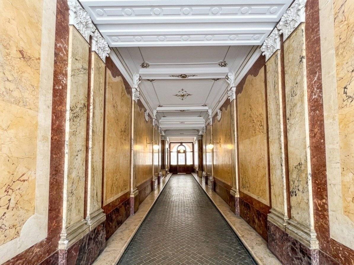 Prunkvolle Altbau-Wohnung im repräsentativen Haus / Wonderful apartment in a representative building