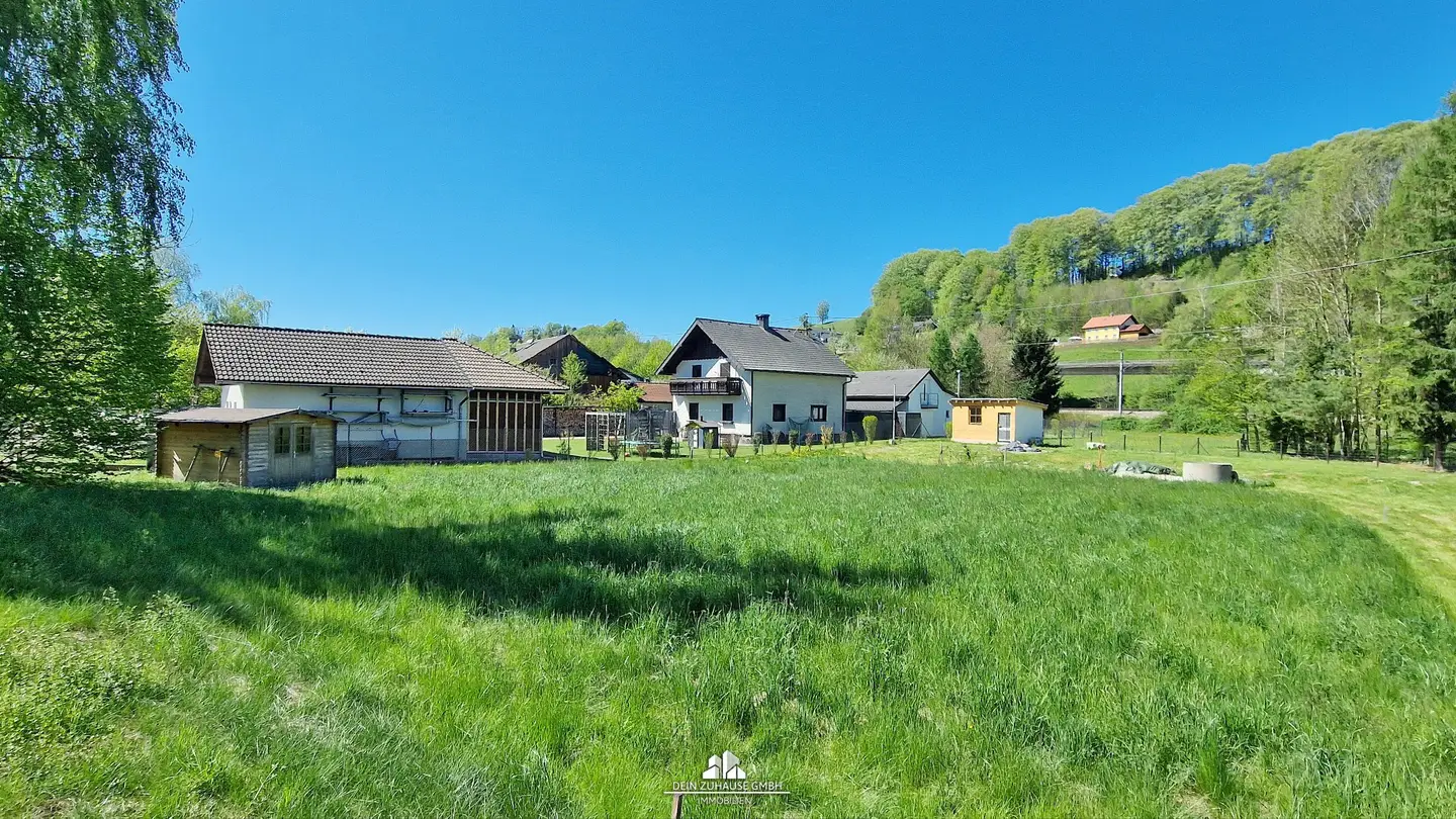 DEIN ZUHAUSE - Sonniger, leistbarer Baugrund mit idealer Anbindung