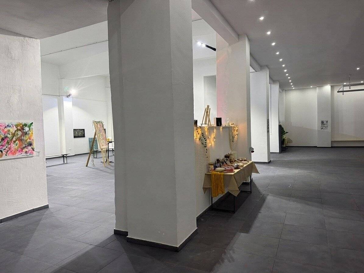 Helle PROVISIONSFREIE Gewerbehalle mit Verkaufsraumcharakter in 2601 Sollenau bald zu vermieten