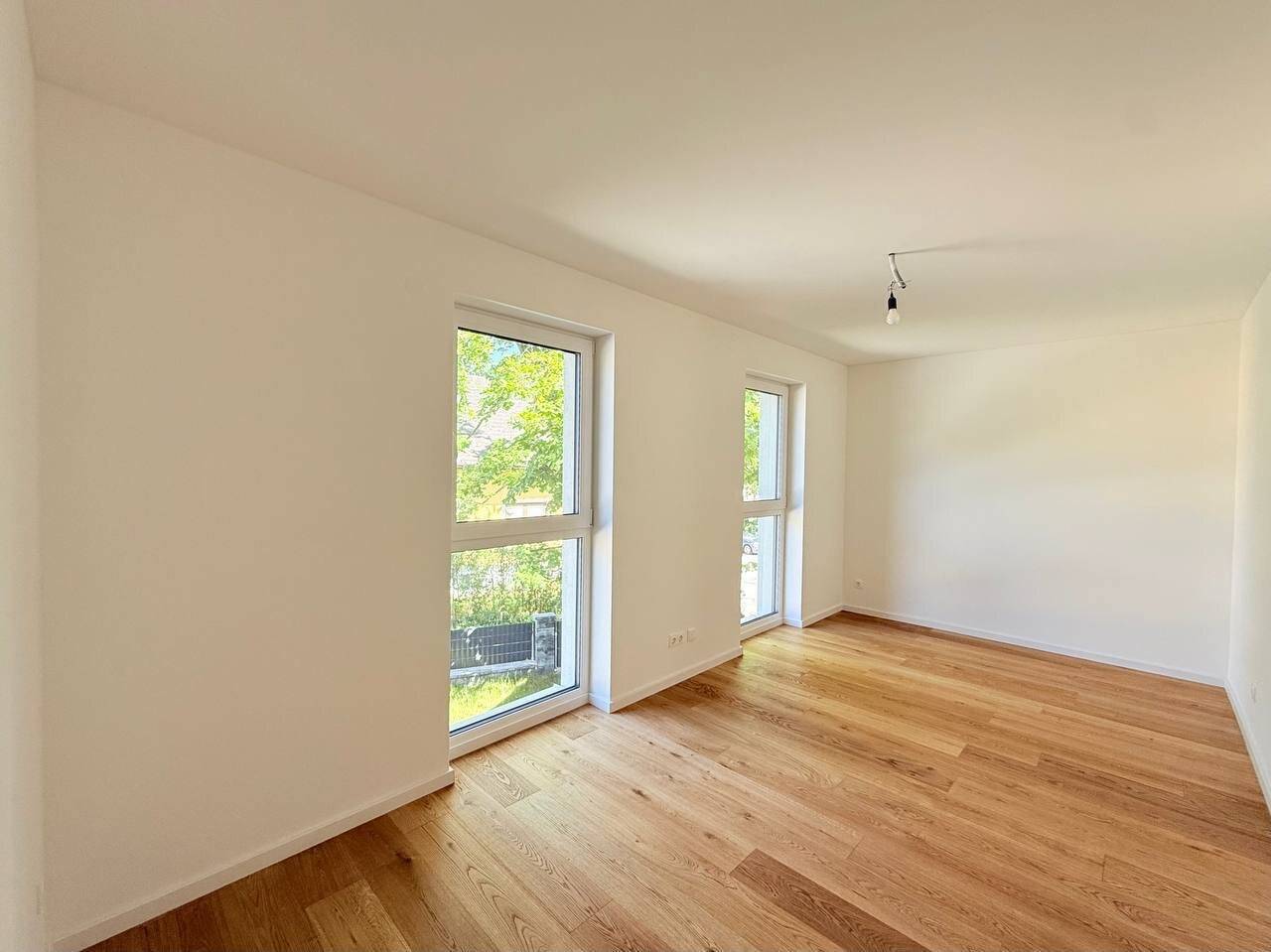 ERSTBEZUG-REIHENHAUS mit Eigengarten und 2 Parkplätze – modernes Wohnen auf höchstem Niveau