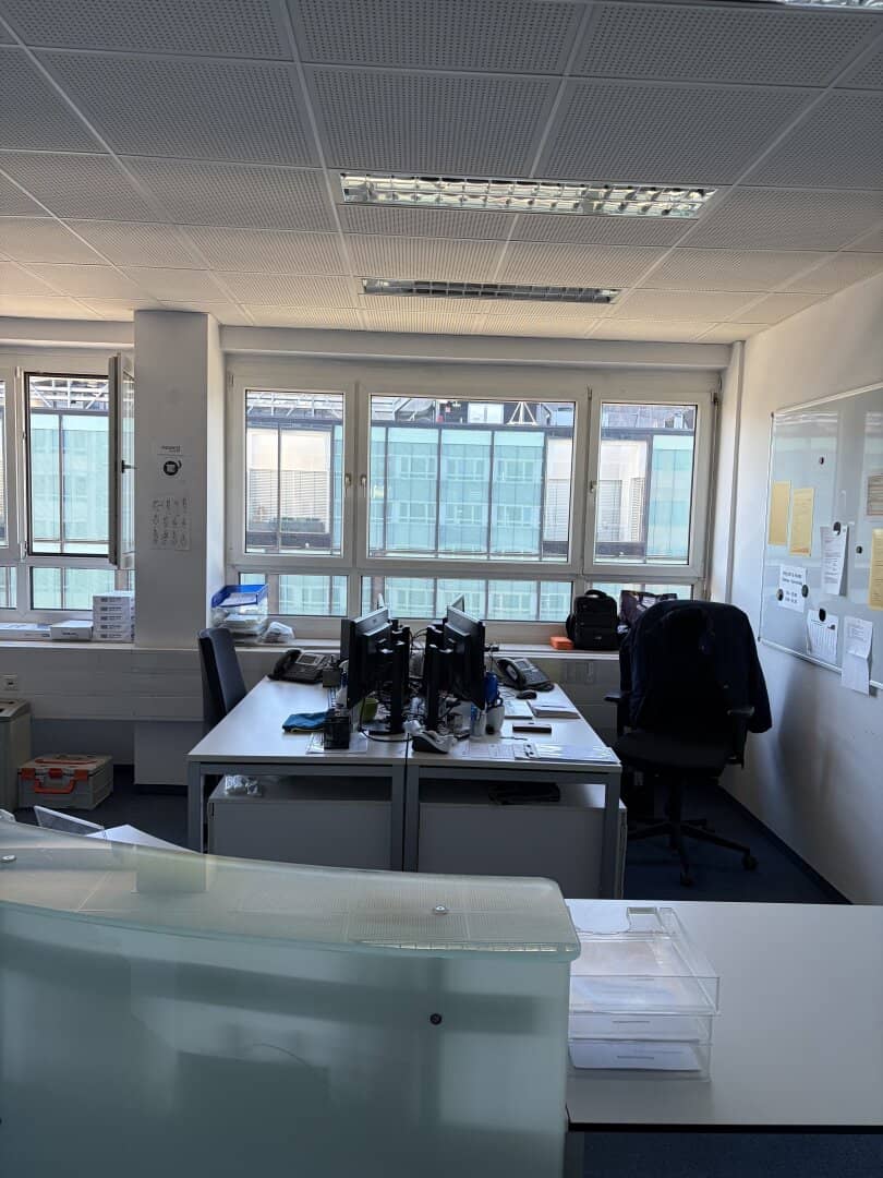 Provisionsfrei, moderne Büro/Praxis in Top-Lage Salzburg 5. Etage mit Aufzug & Tiefgarage zu mieten!