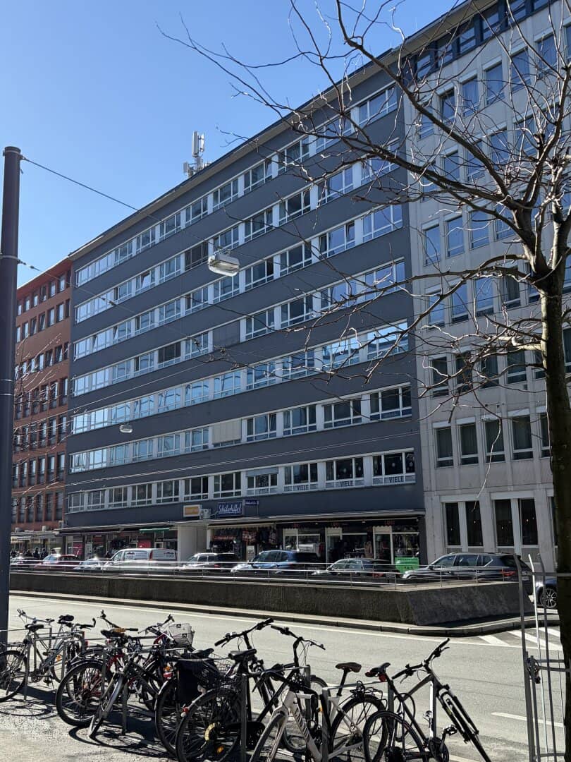 Provisionsfrei, moderne Büro/Praxis in Top-Lage Salzburg 5. Etage mit Aufzug & Tiefgarage zu mieten!