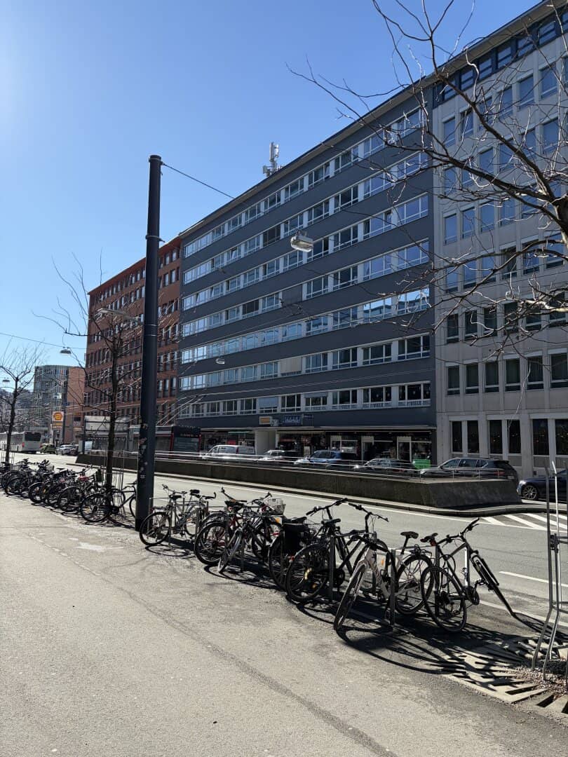 Provisionsfrei, moderne Büro/Praxis in Top-Lage Salzburg 5. Etage mit Aufzug & Tiefgarage zu mieten!