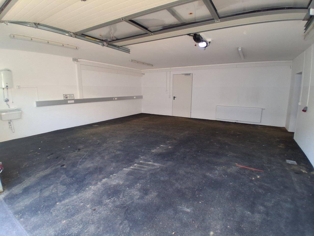 8200 Gleisdorf, Tieberhof 21: 2 Büros, 4 Lagerflächen und 2 Garagen - Gesamtfläche ca. 249m²