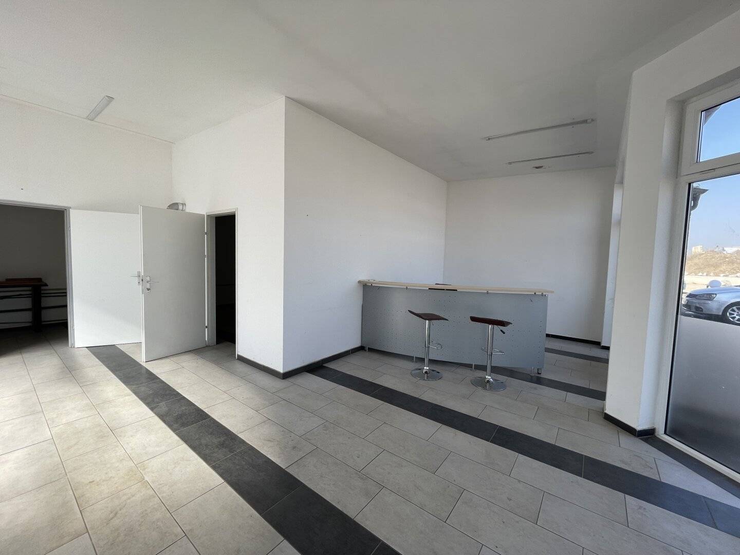 PROVISIONSFREI!!! Sehr schöne, sonnige Halle, Lager, Werkstatt mitten in Areal200 in Sollenau SR3