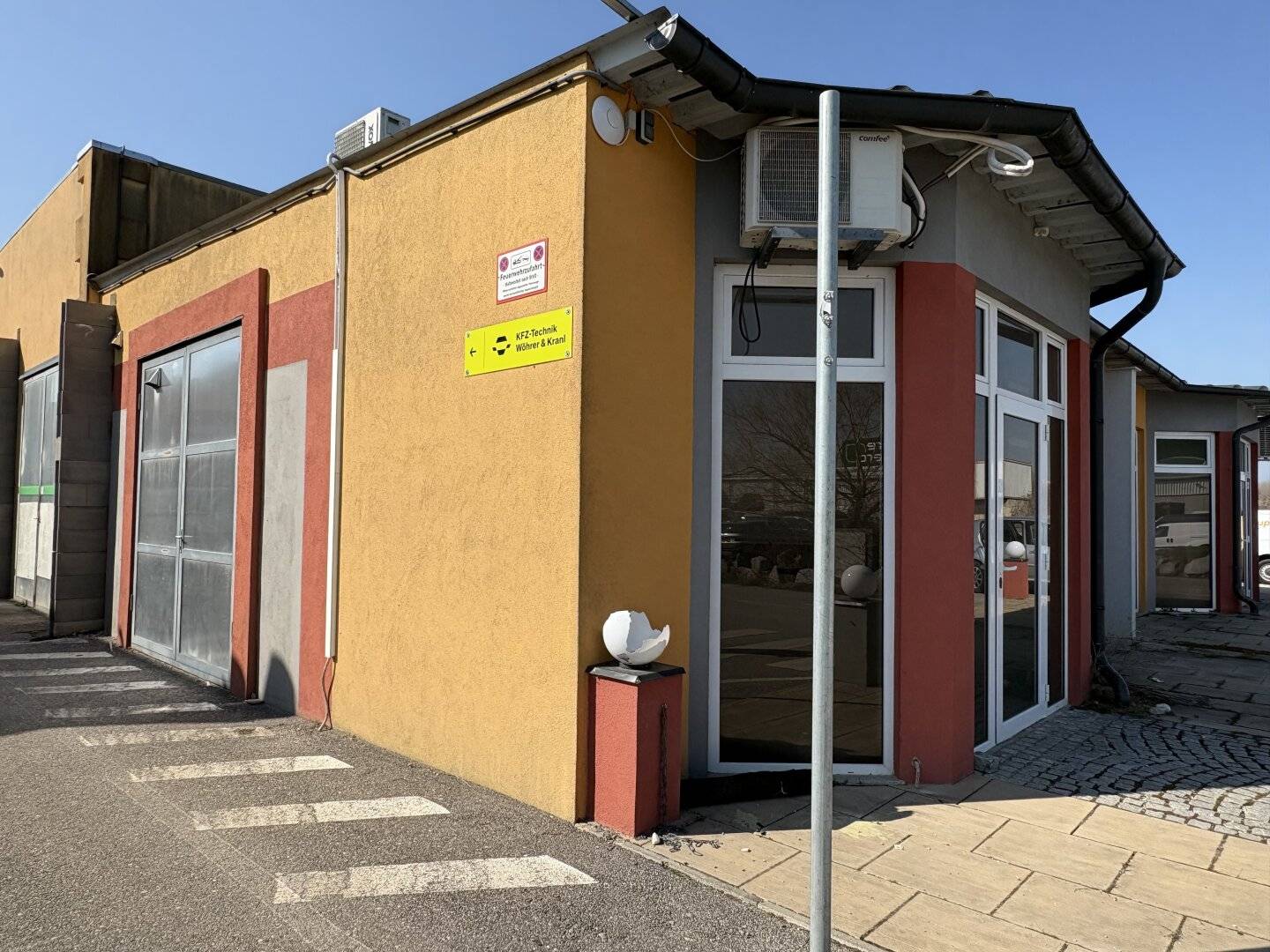 PROVISIONSFREI!!! Sehr schöne, sonnige Halle, Lager, Werkstatt mitten in Areal200 in Sollenau SR3