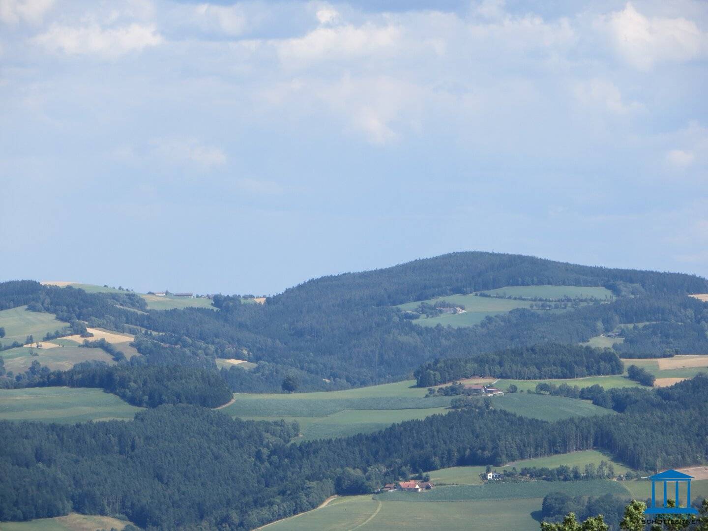 Ehemaliger Gasthof mit Fremdenzimmer und Wohnung in Hochegg bei Grimmenstein