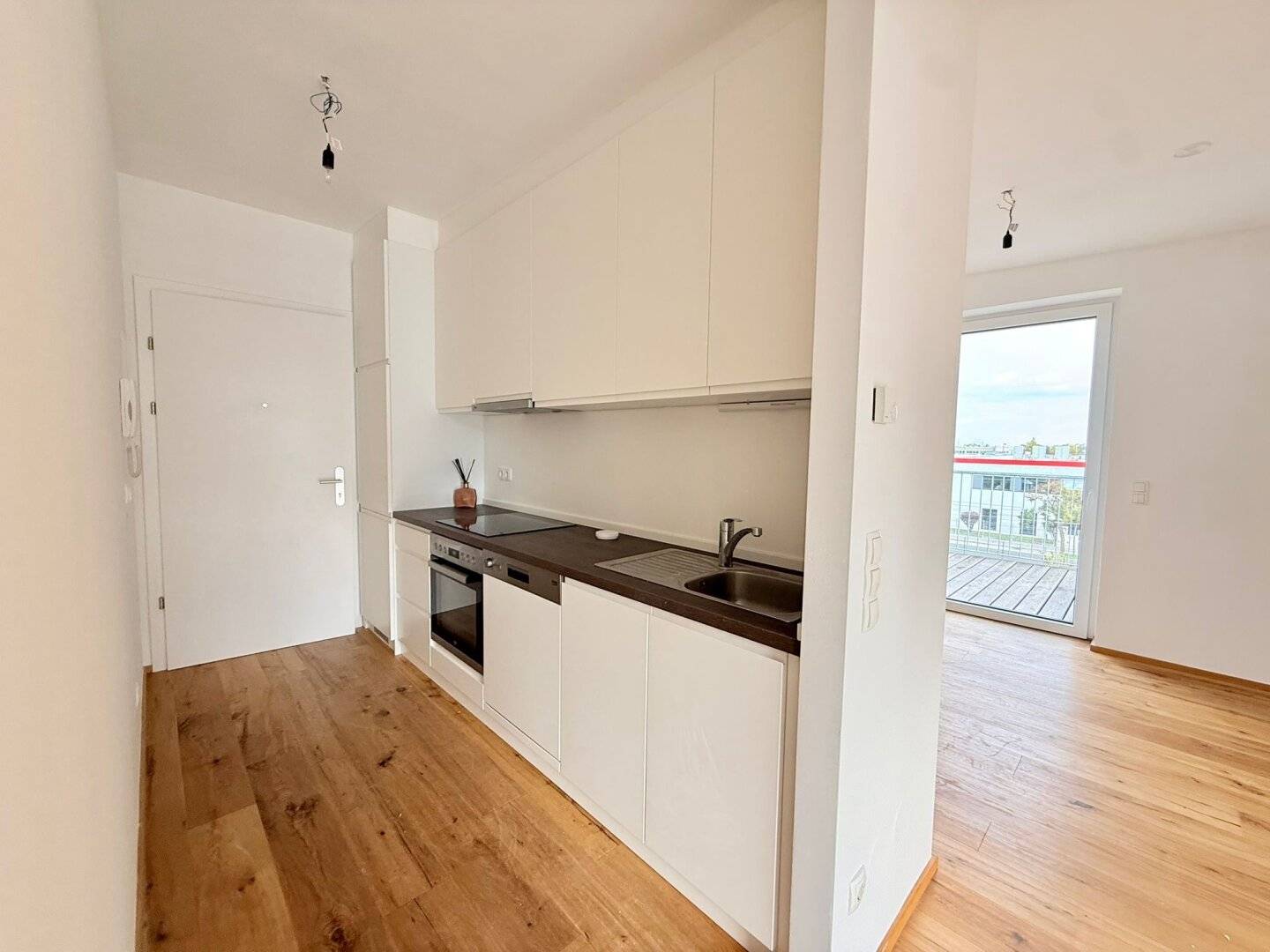 Perfektastraße-Lemböckgasse! Dachgeschosswohnung zzgl. 7,90 m² Terrasse nähe U-Bahnlinie!