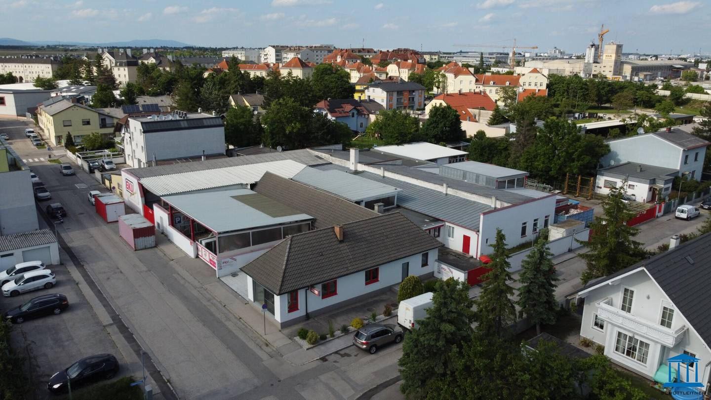 Betriebsobjekt / "Bauhof" mit Büro