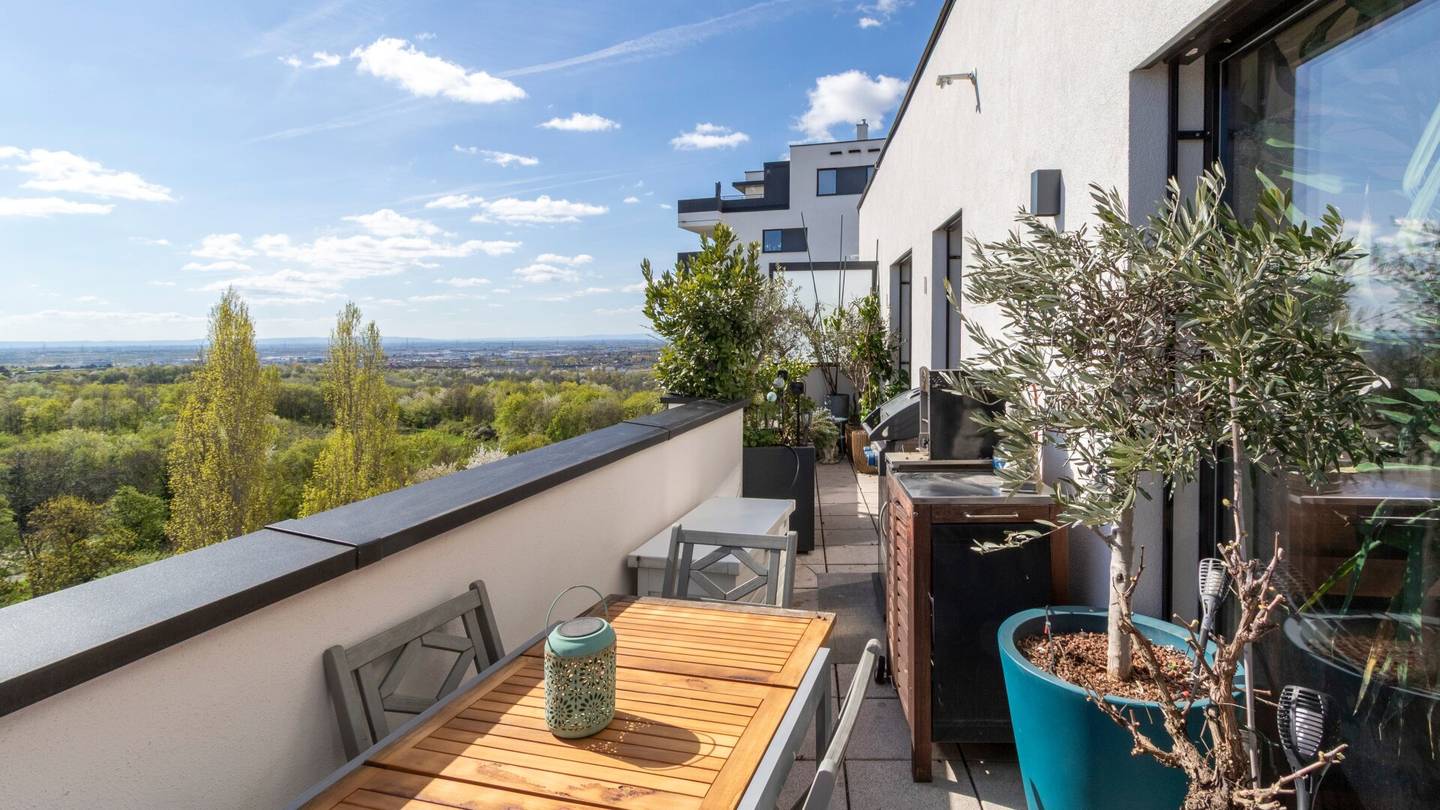 SOMMERAKTIONSPREIS! Ihre TRAUMIMMOBILIE mit 3 Zimmer + Balkon mit einem atemberaubenden Ausblick! WIENERBERG! Absolute Ruhelage!