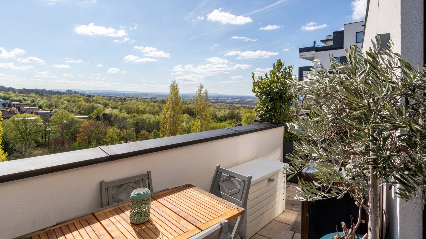 SOMMERAKTIONSPREIS! Ihre TRAUMIMMOBILIE mit 3 Zimmer + Balkon mit einem atemberaubenden Ausblick! WIENERBERG! Absolute Ruhelage!