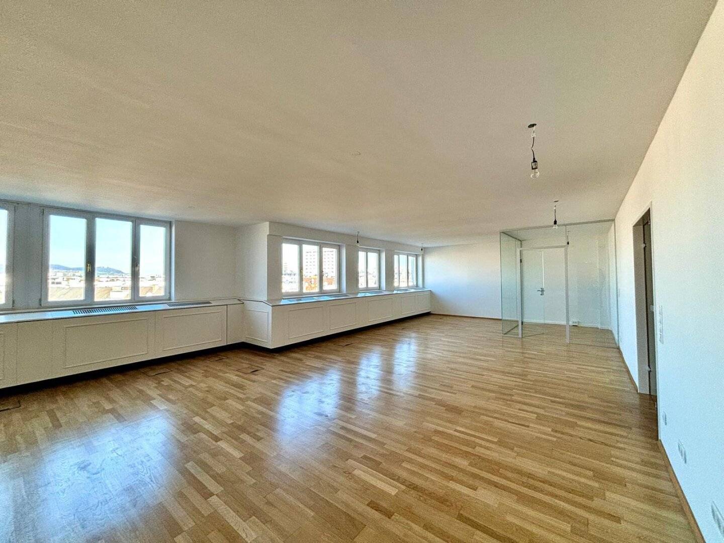 UNBEFRISTET: Klimatisiertes, helles, ideal gelegenes Büro direkt auf der Praterstraße nahe U1