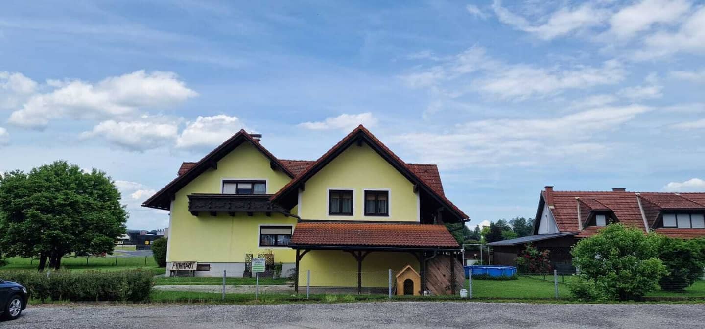 Ein Wohnhaus mit viel Potential! Ca.. 237m² Wfl. und 1.143m² Grund