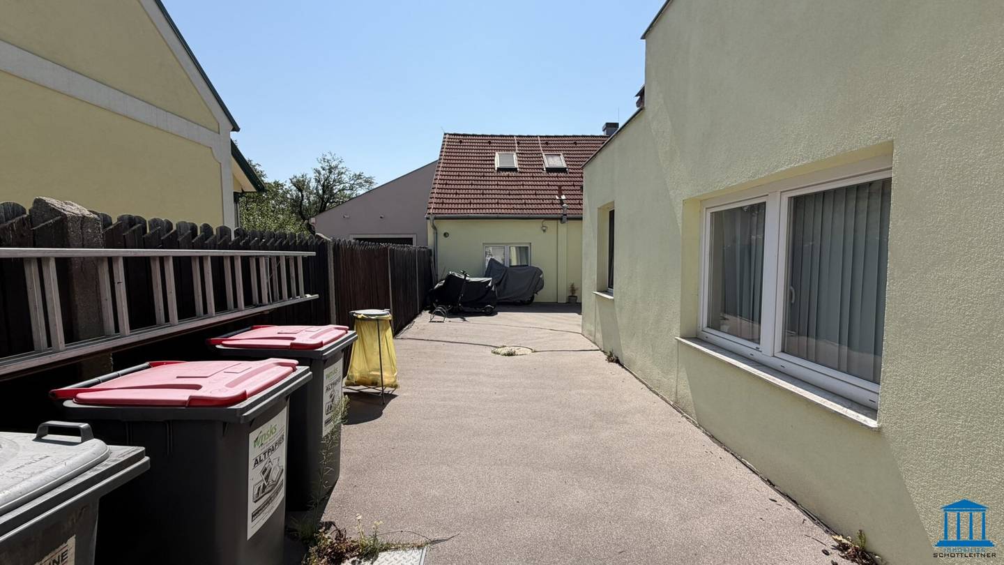 Infrastrukturell IDEAL gelegen - Mehrfamilienhaus mit FÜNF Wohneinheiten, Garten und Doppelgarage