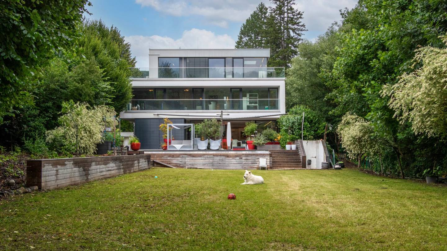 Luxusvilla mit Infinitypool in absoluter Ruhelage in Hinterbrühl – Exklusives Anwesen mit Top-Ausstattung