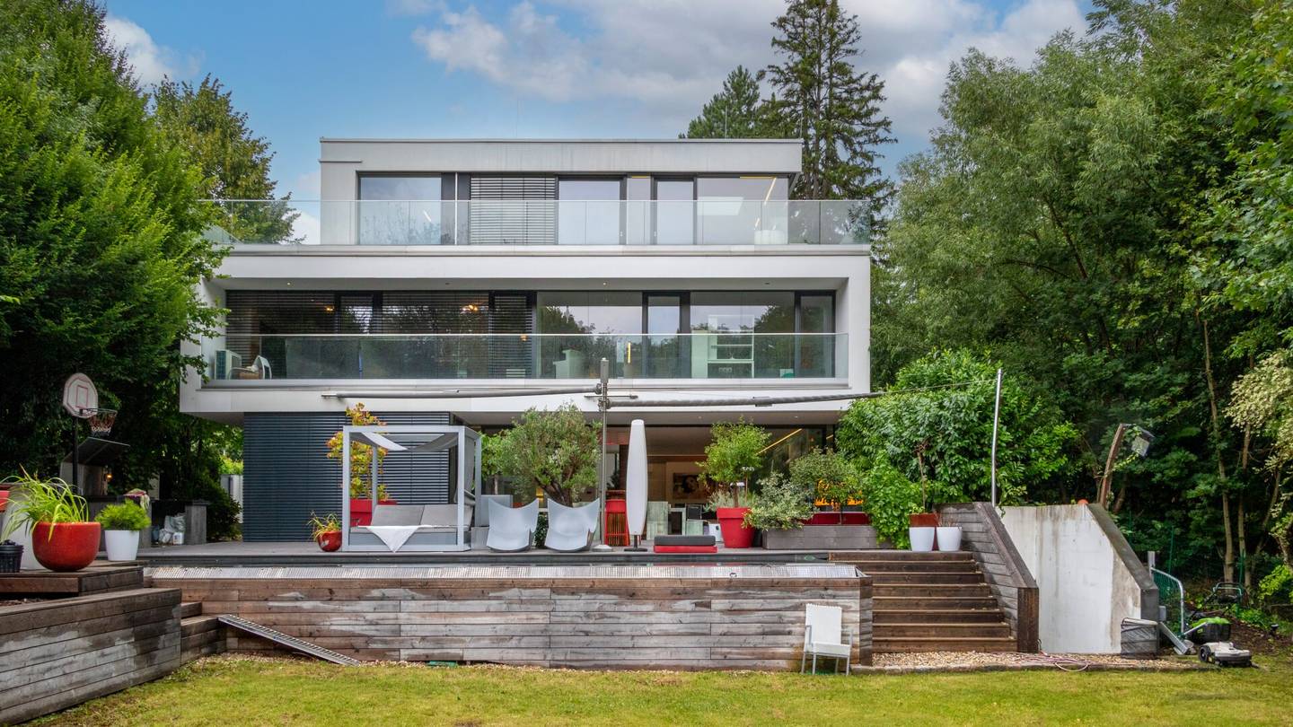 Luxusvilla mit Infinitypool in absoluter Ruhelage in Hinterbrühl – Exklusives Anwesen mit Top-Ausstattung