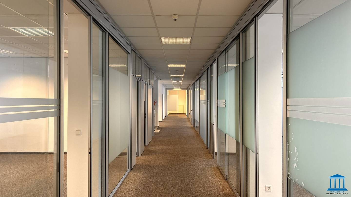 BELETAGE - Modernes Büro / Schulungsräume mit Lift und Parkflächen - Variante EG oder OG