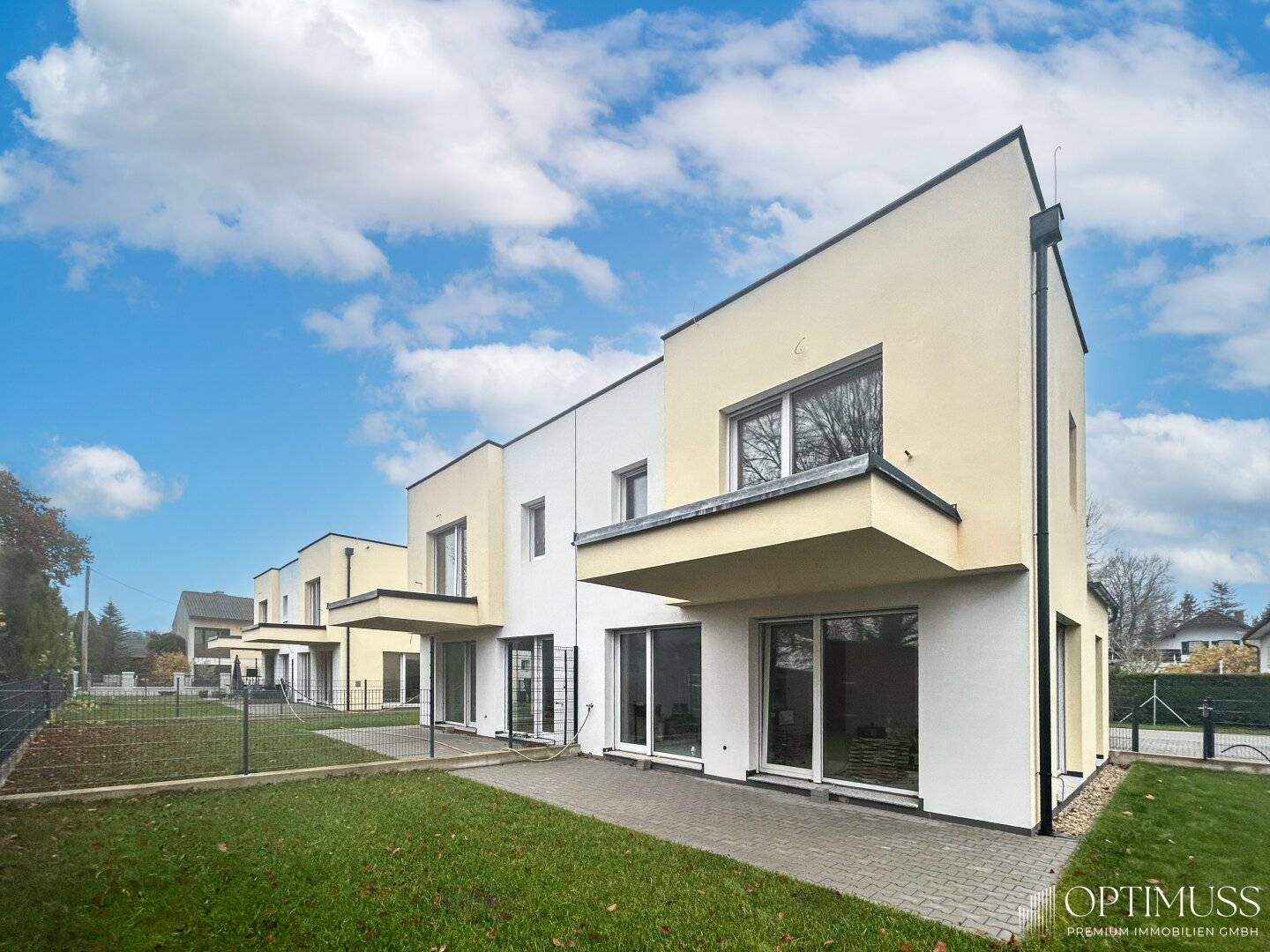 Super-Angebot!!! Ihr Wohlfühl-Zuhause: Lichtdurchflutete 5-Zimmer-Doppelhaushälfte mit Garten und zwei Parkplätze!