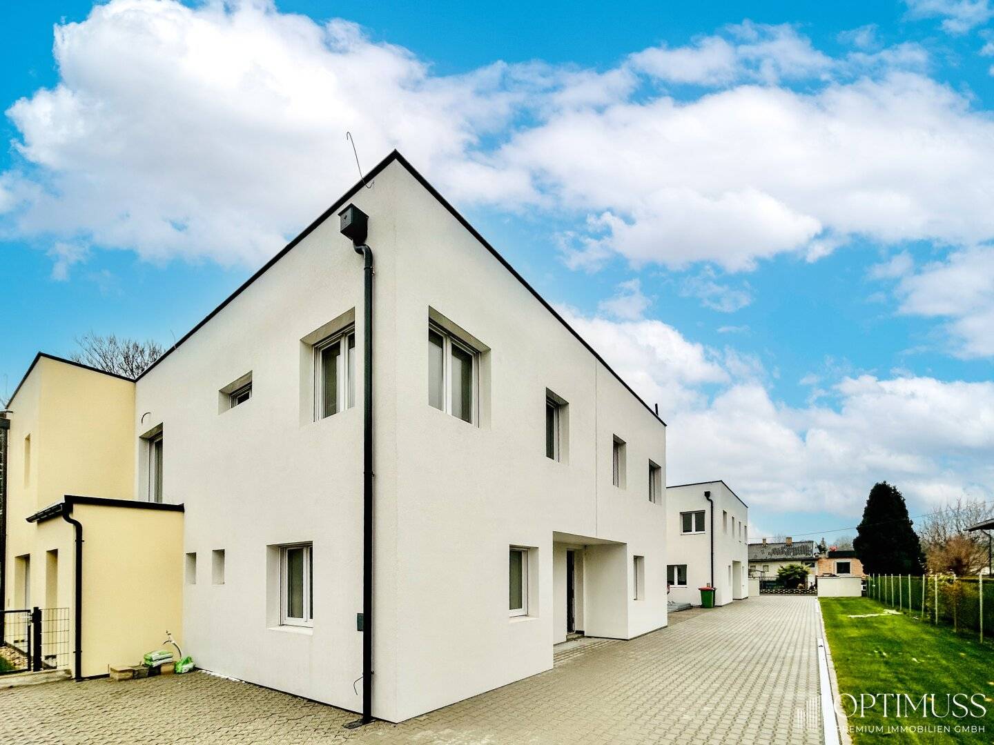 Super-Frühlingsangebot!!! Ihr Wohlfühl-Zuhause: Lichtdurchflutete 5-Zimmer-Doppelhaushälfte mit Garten und zwei Parkplätze!