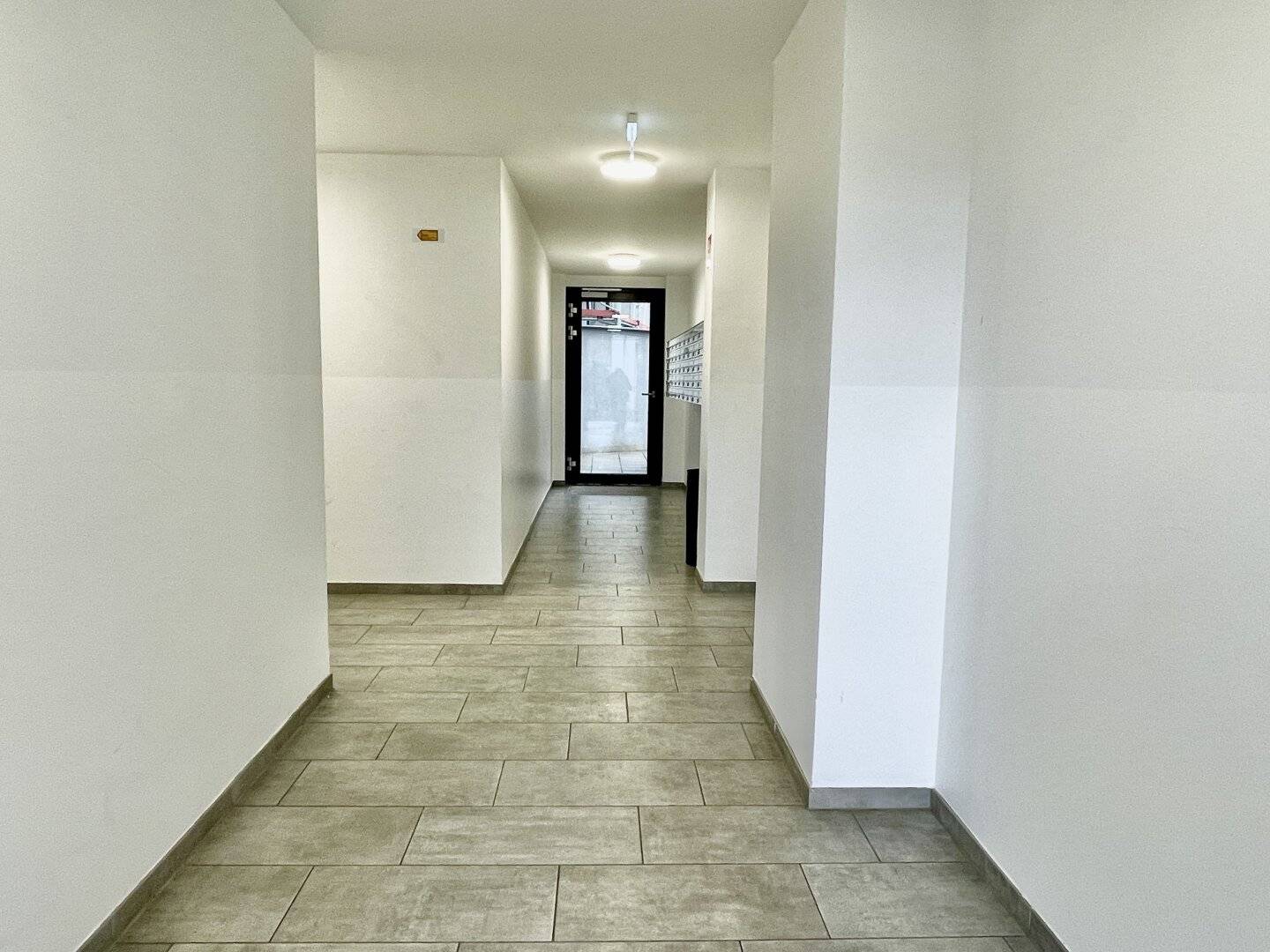 NACHMIETERSUCHE! Wohnen in Floridsdorf – 2-Zimmerwohnung + Balkon - Nähe Shopping City Nord &amp; Klink Floridsdorf!