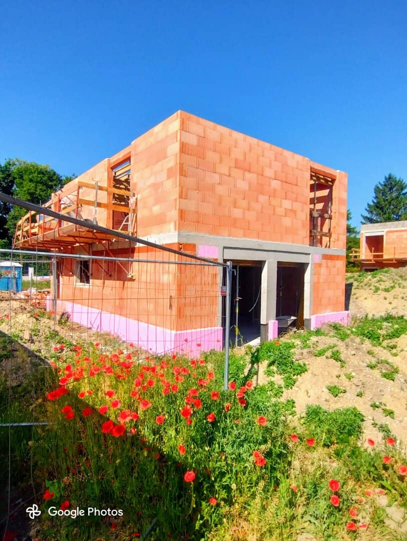 Modernes Einfamilienhaus - Erstbezug. Neubau mit direkter Wien-Anbindung