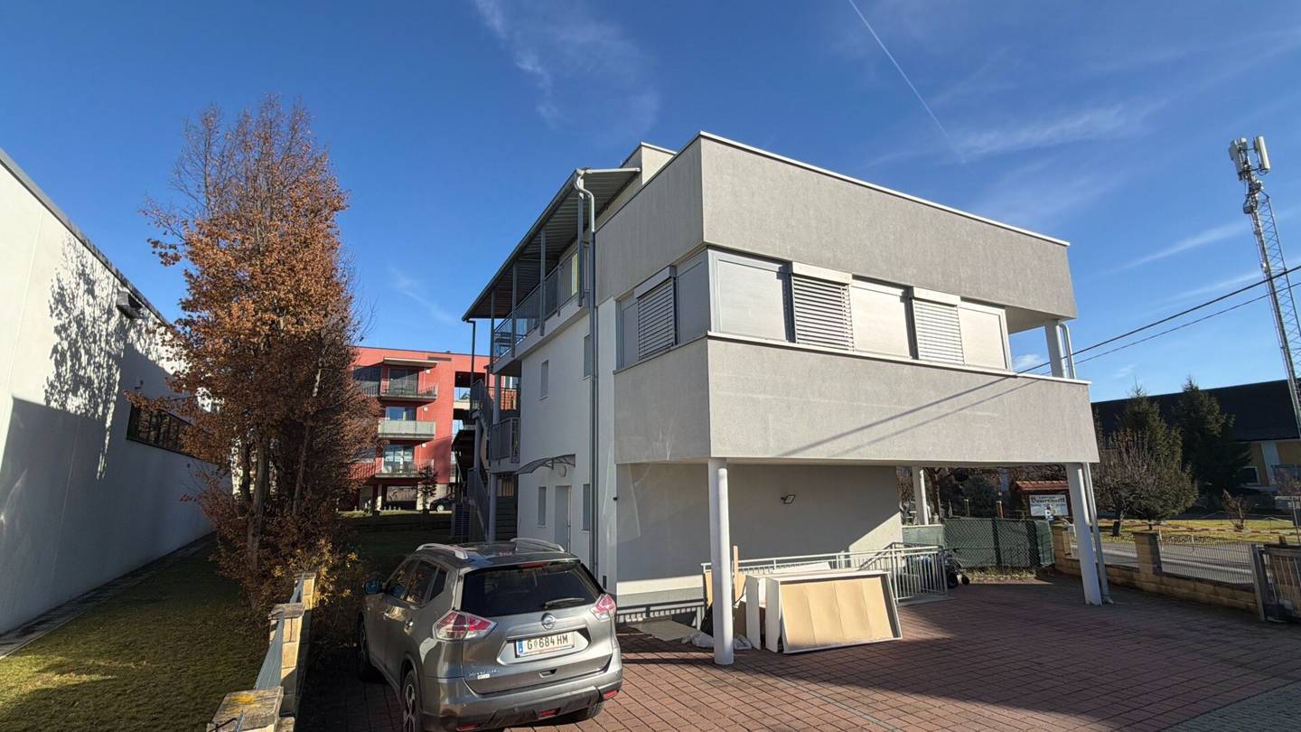 Investitionsobjekt: Zwei Häuser mit neun Wohnungen und sieben Parkplätzen / Liebenau Graz