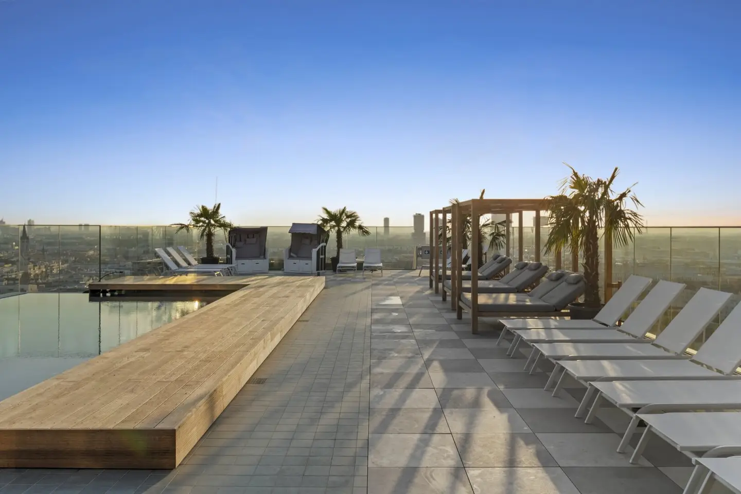 * ALL-INCLUSIVE-LIVING * im HANS-Y - Pauschalmiete (inkl. Strom, Heizung, Internet, Pool, Gym, Spa &amp; vieles mehr) + flexible Laufzeiten!