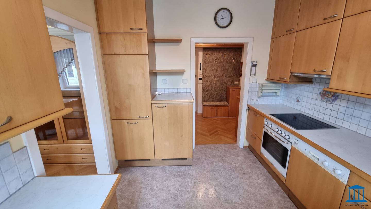 Möbel OHNE Ablöse - Mietwohnung im 1. Liftstock mit traumhaftem Blick auf die Altstadt
