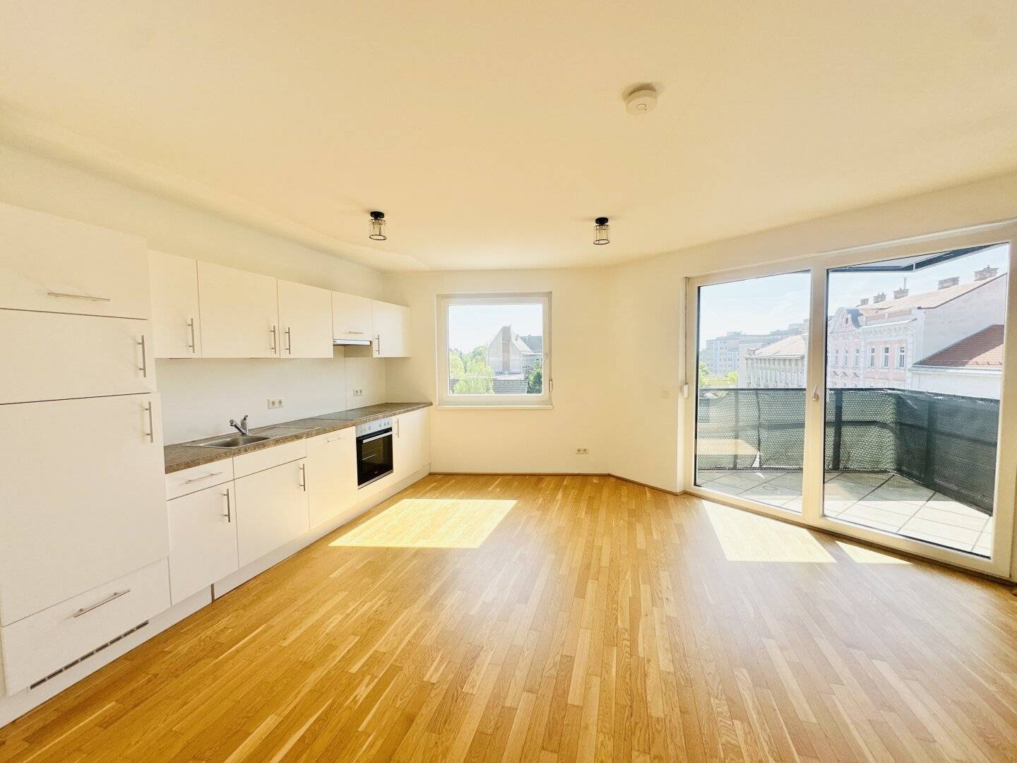 AB SOFORT BEZIEHBAR!! Wohnen in Floridsdorf – Sehr geräumige 2-Zimmerwohnung + Balkon-  Nähe Shopping City Nord & Klink Floridsdorf!