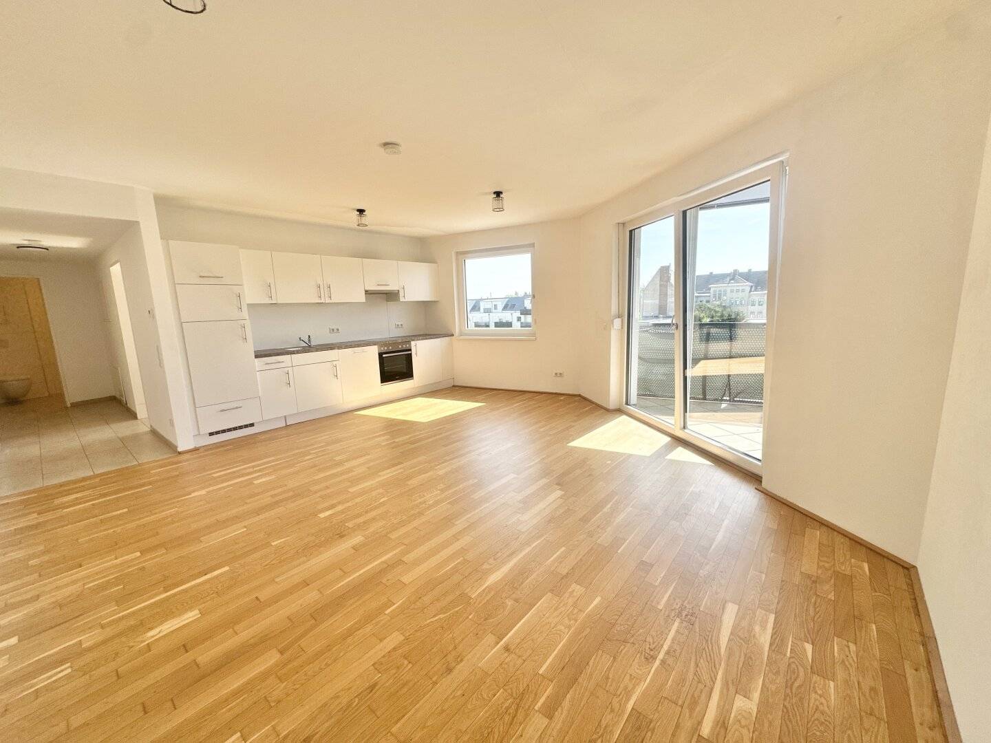 AB SOFORT BEZIEHBAR!! Wohnen in Floridsdorf – Sehr geräumige 2-Zimmerwohnung + Balkon-  Nähe Shopping City Nord & Klink Floridsdorf!